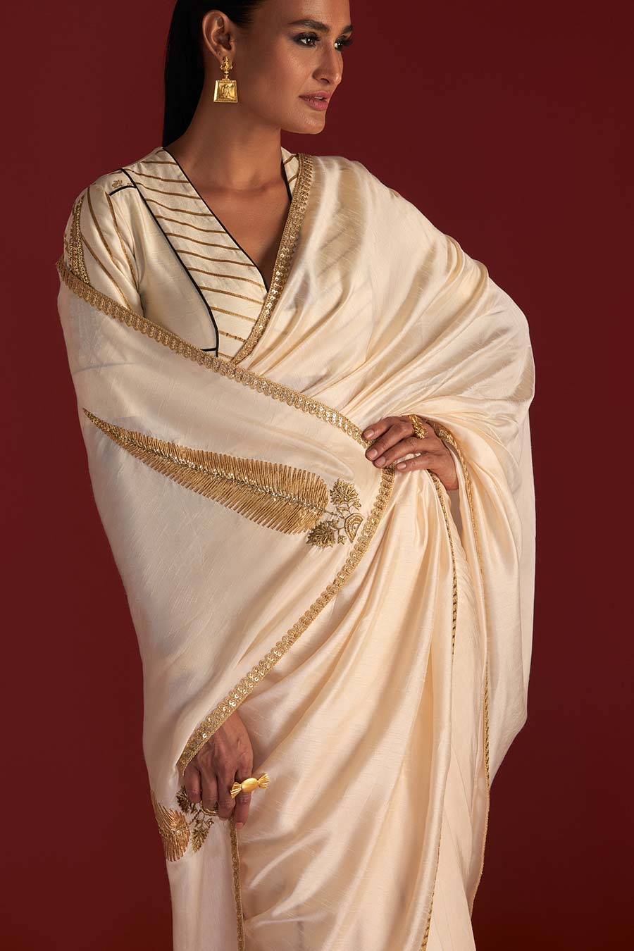 Ivory 'Paan-Patti' Embellished Saree & Blouse Piece
