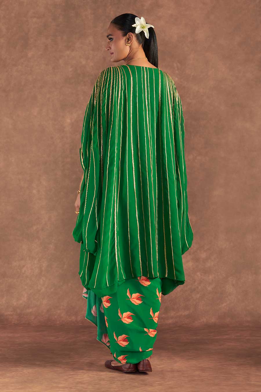 Green Nectar Cup Drape Skirt Set With Cape