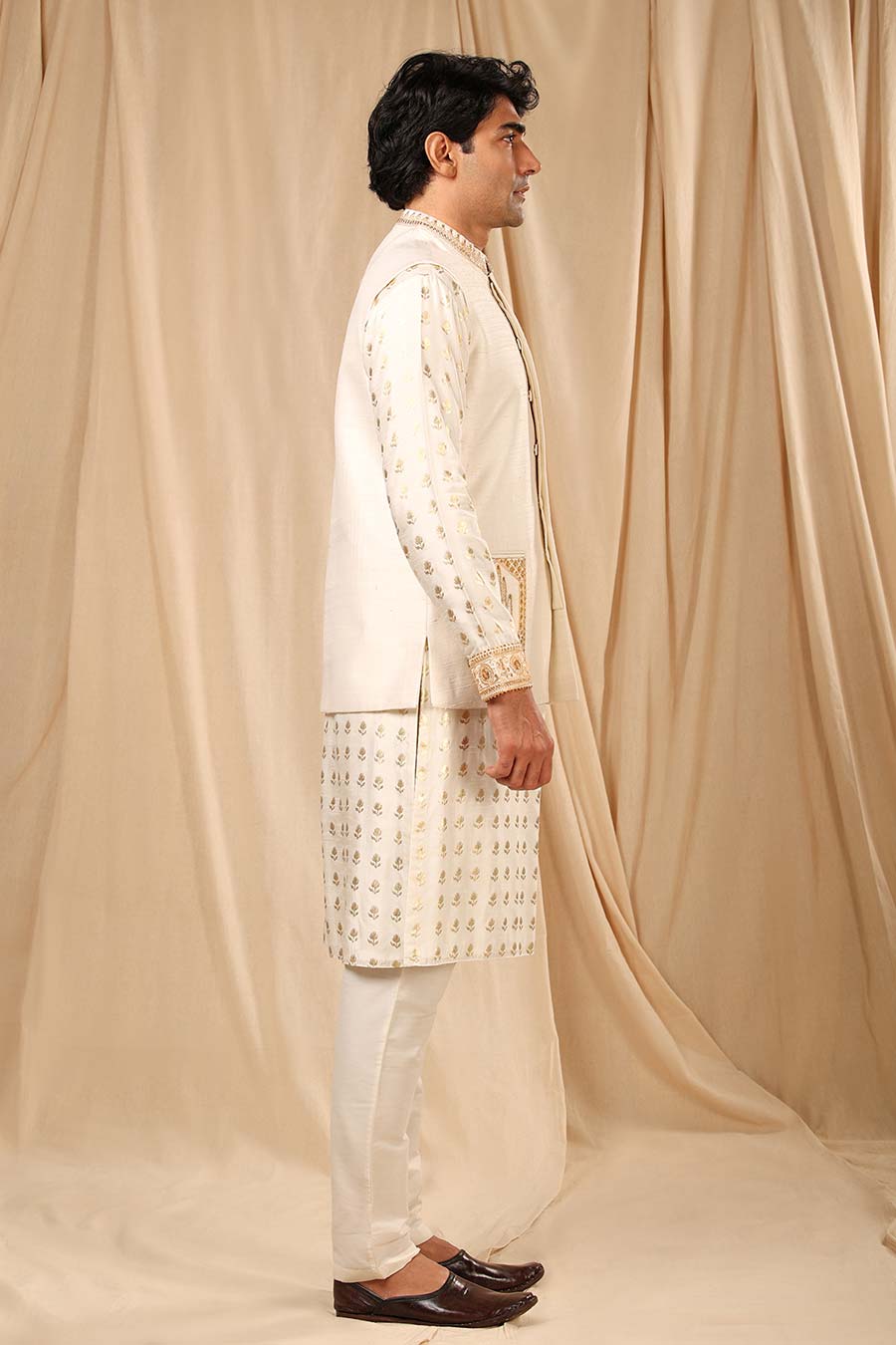Ivory Wallflower Kurta Set With Jacket