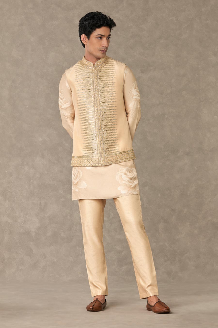 Beige Trikone Embroidered Bandi Jacket