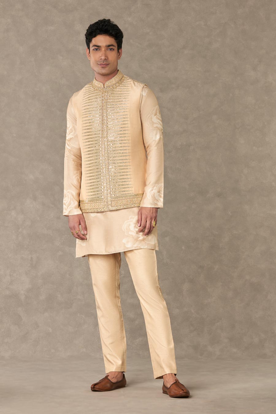 Beige Trikone Embroidered Bandi Jacket