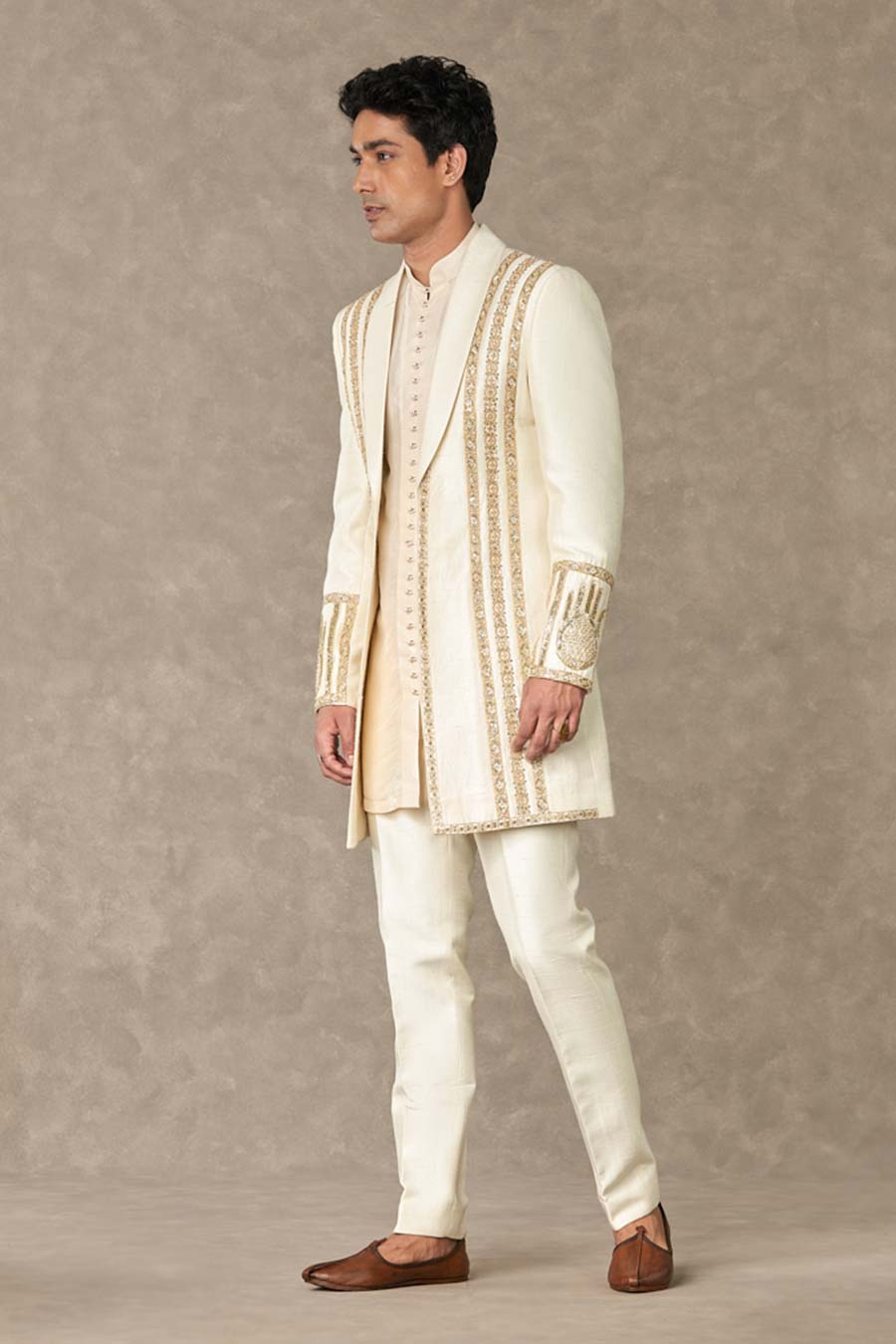 Ivory Haath-Phool Embroidered Koti