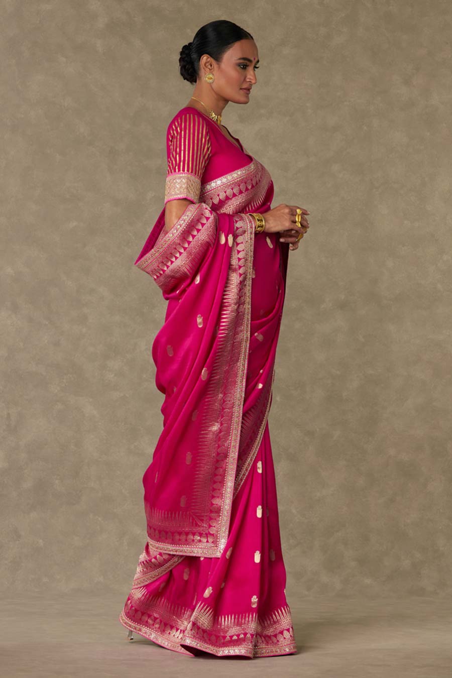 Magenta Haath Phool Embroidered Saree with Blouse Piece