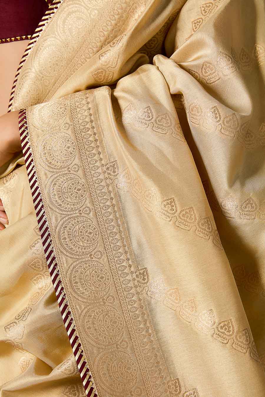 Beige Jacquard Saree With Blouse Piece