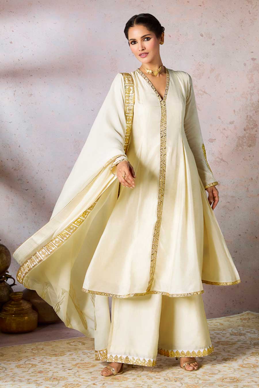 Ivory Whispering Lily Embellished Kurta Set