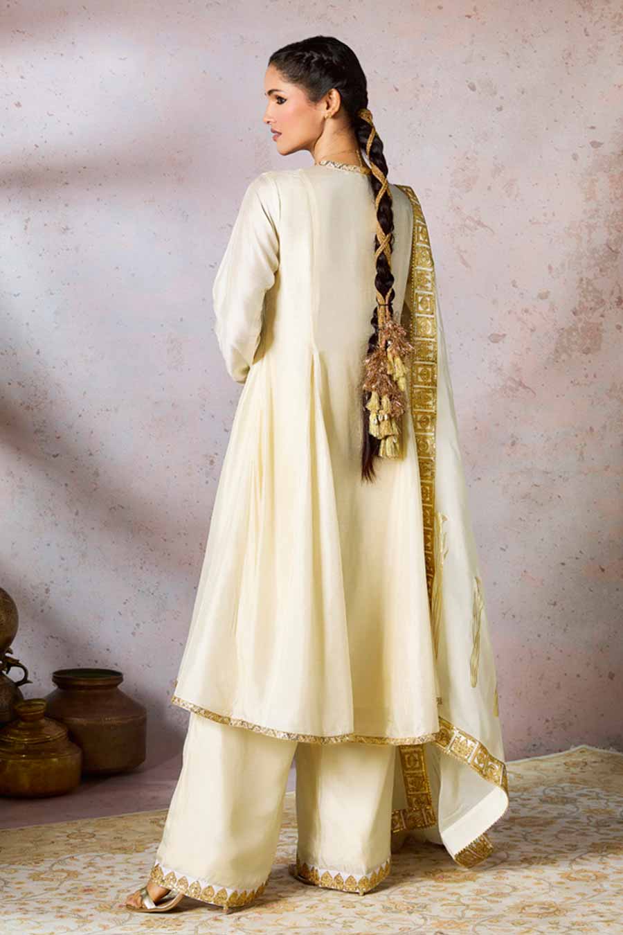 Ivory Whispering Lily Embellished Kurta Set