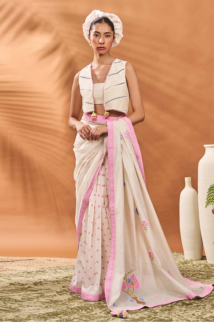 Ivory Floral Frame Saree With Bustier & Blouse Piece