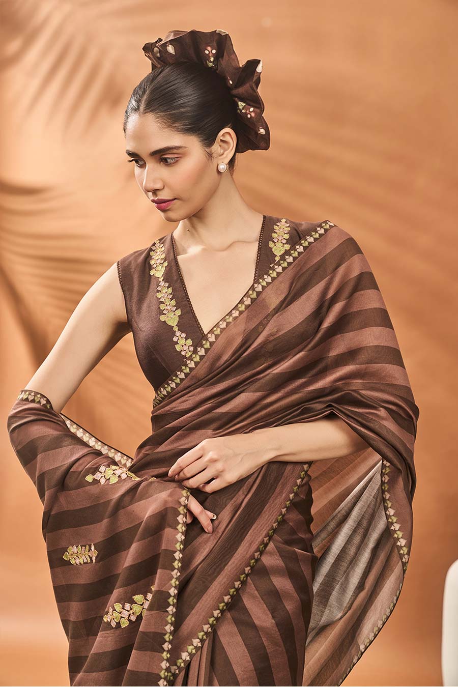 Brown Mocha Mosaic Saree With Blouse Piece
