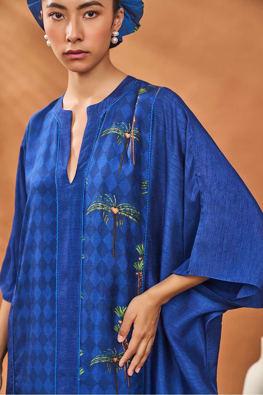 Navy Blue Blooming Board Kaftan