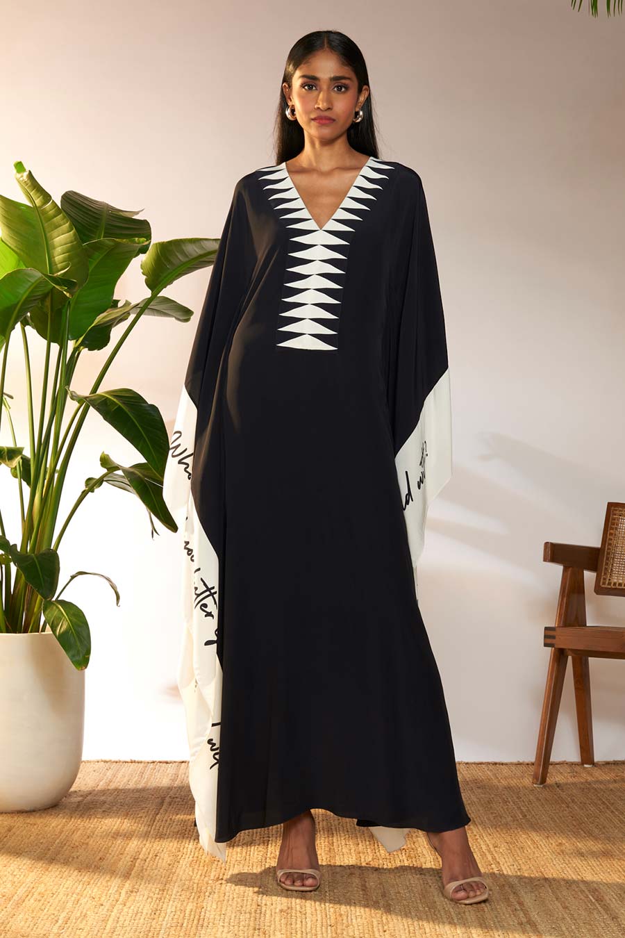 Black Slogan Printed Long Kaftan