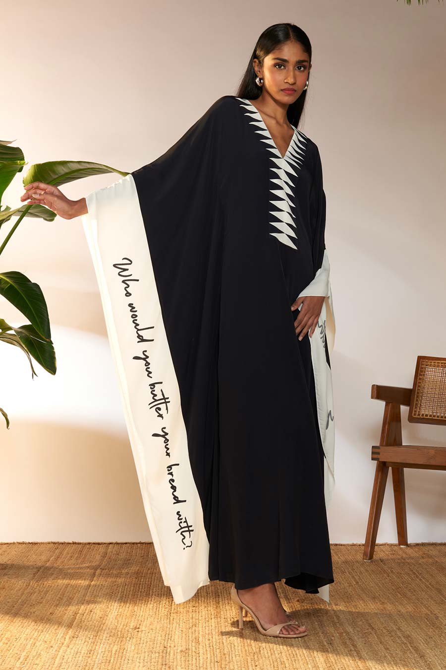 Black Slogan Printed Long Kaftan