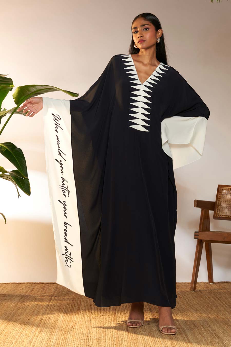 Black Slogan Printed Long Kaftan