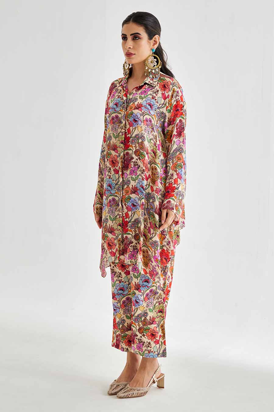 Big White Floral Printed Low-back Shirt & Pant Set