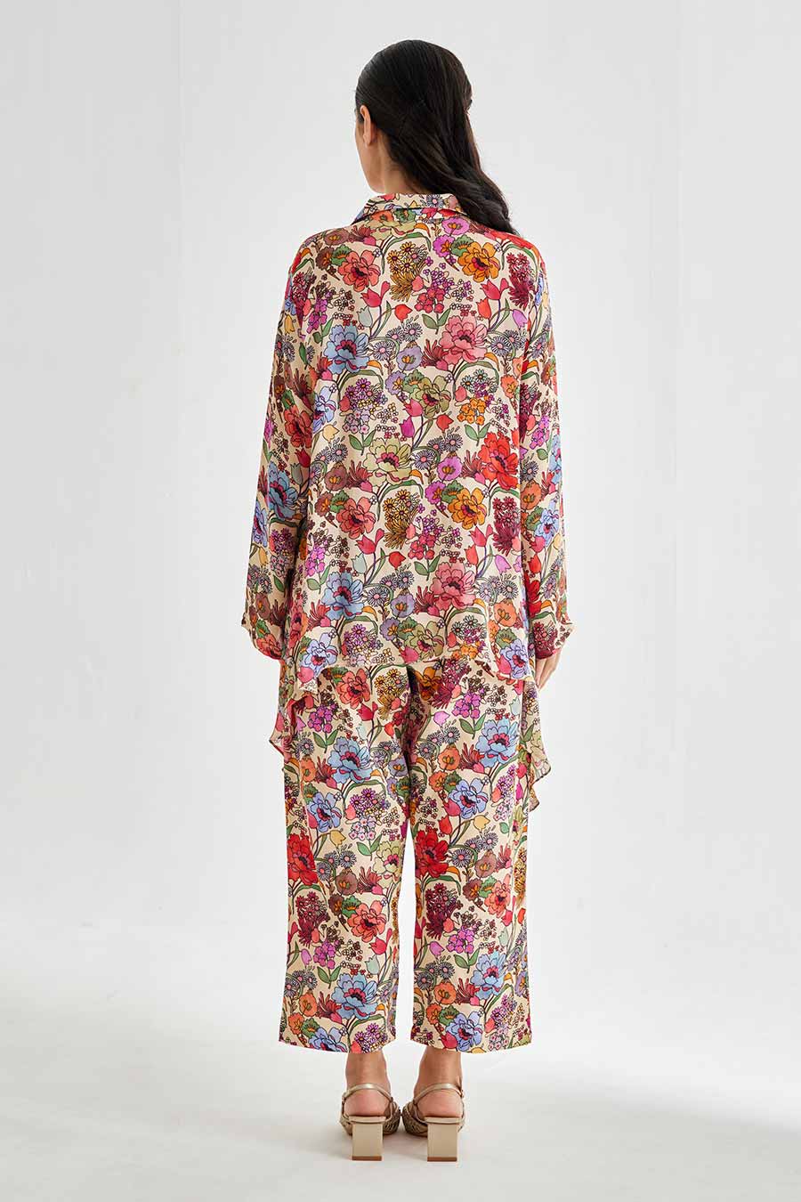 Big White Floral Printed Low-back Shirt & Pant Set