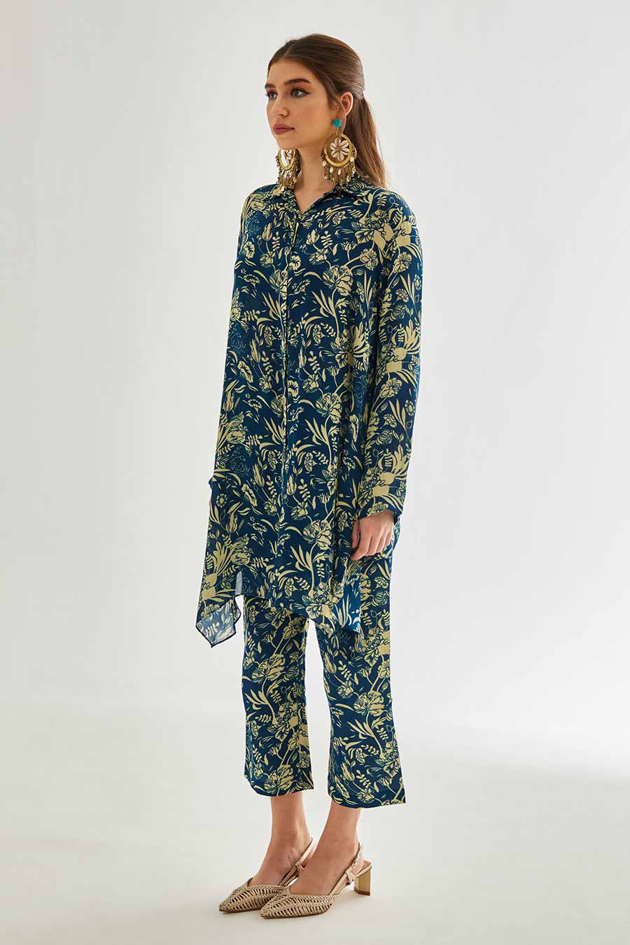 Small Blue Floral Printed Low-back Shirt & Pant Set