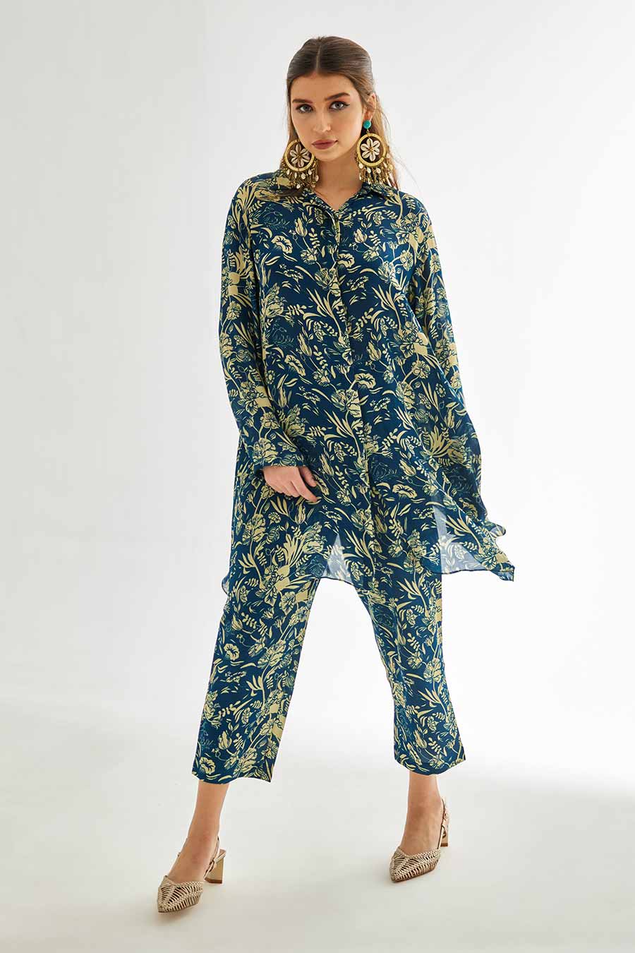 Small Blue Floral Printed Low-back Shirt & Pant Set