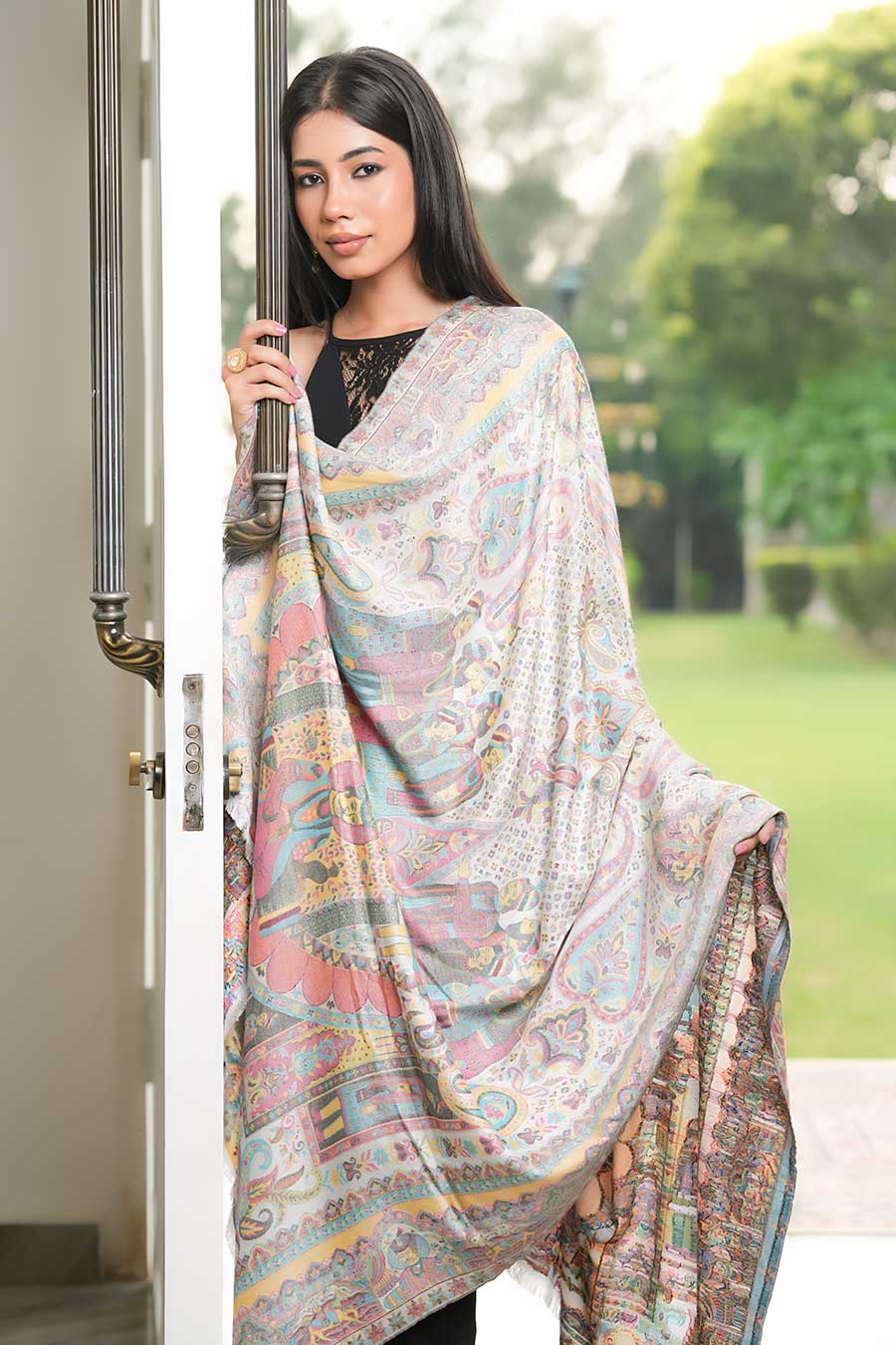White Mughal Darbar Luxury Fine Wool Shawl