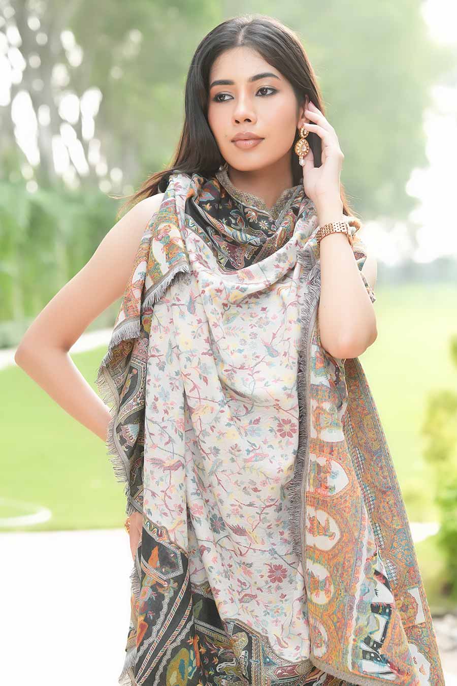 White Kani Cutting Border Fine Wool Shawl