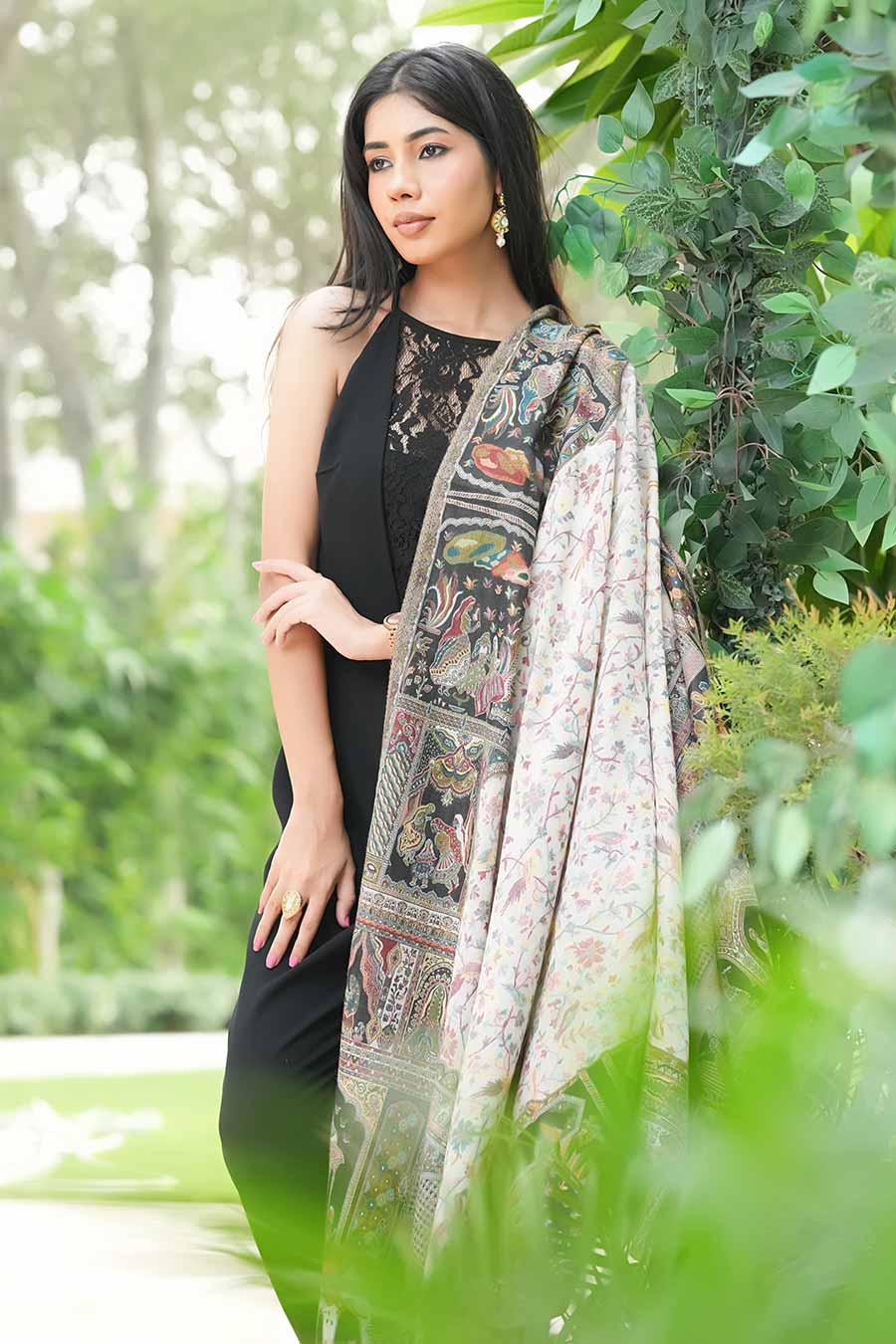 White Kani Cutting Border Fine Wool Shawl