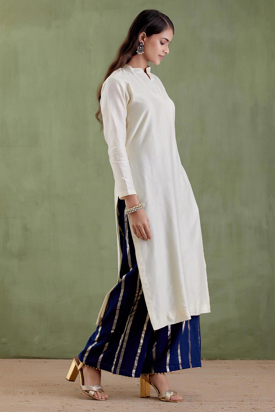 Kashibai Off-White & Blue Kurta Set