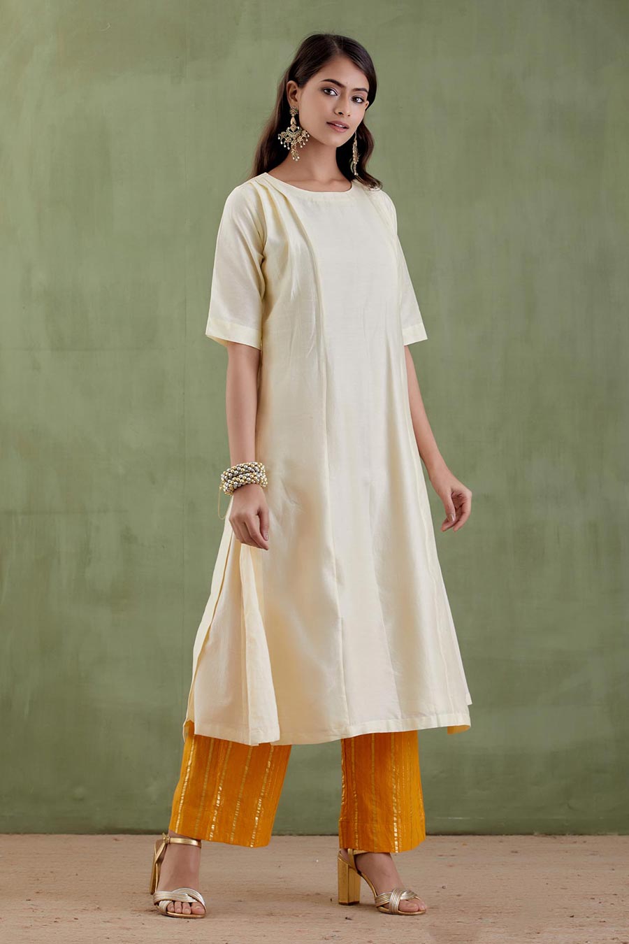 Suniti Devi Off-White & Yellow Kurta Set