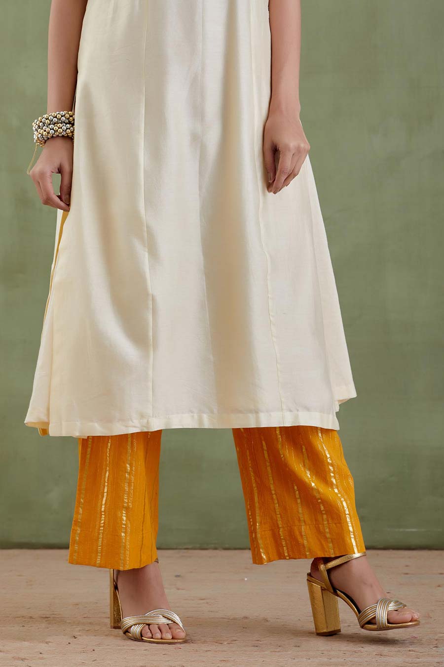 Suniti Devi Off-White & Yellow Kurta Set