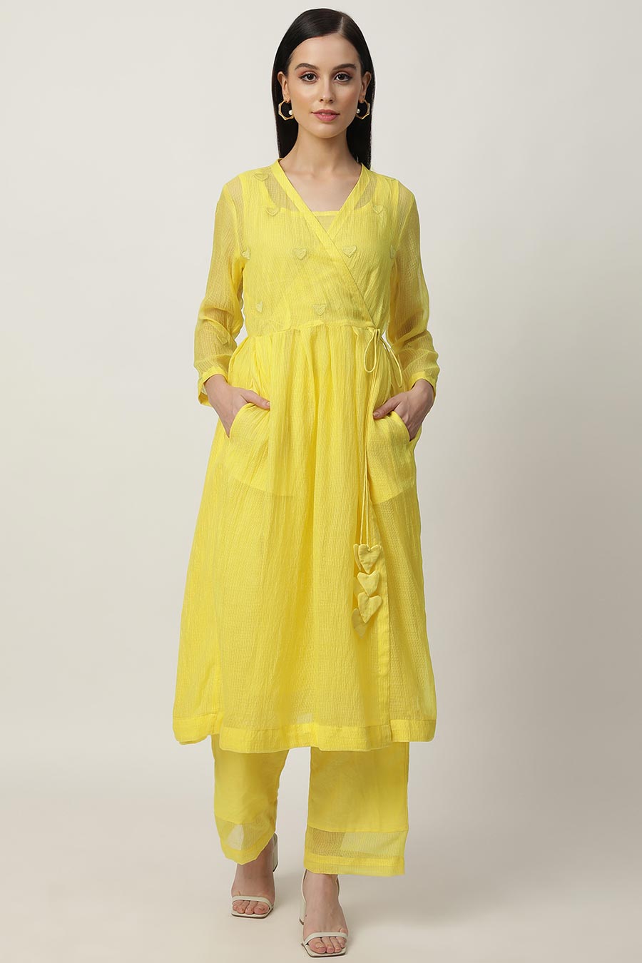 Kalie Embroidered Kurta & Pant Set