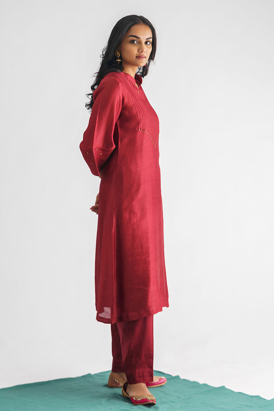 Maroon Threadwork Kurta With Slip