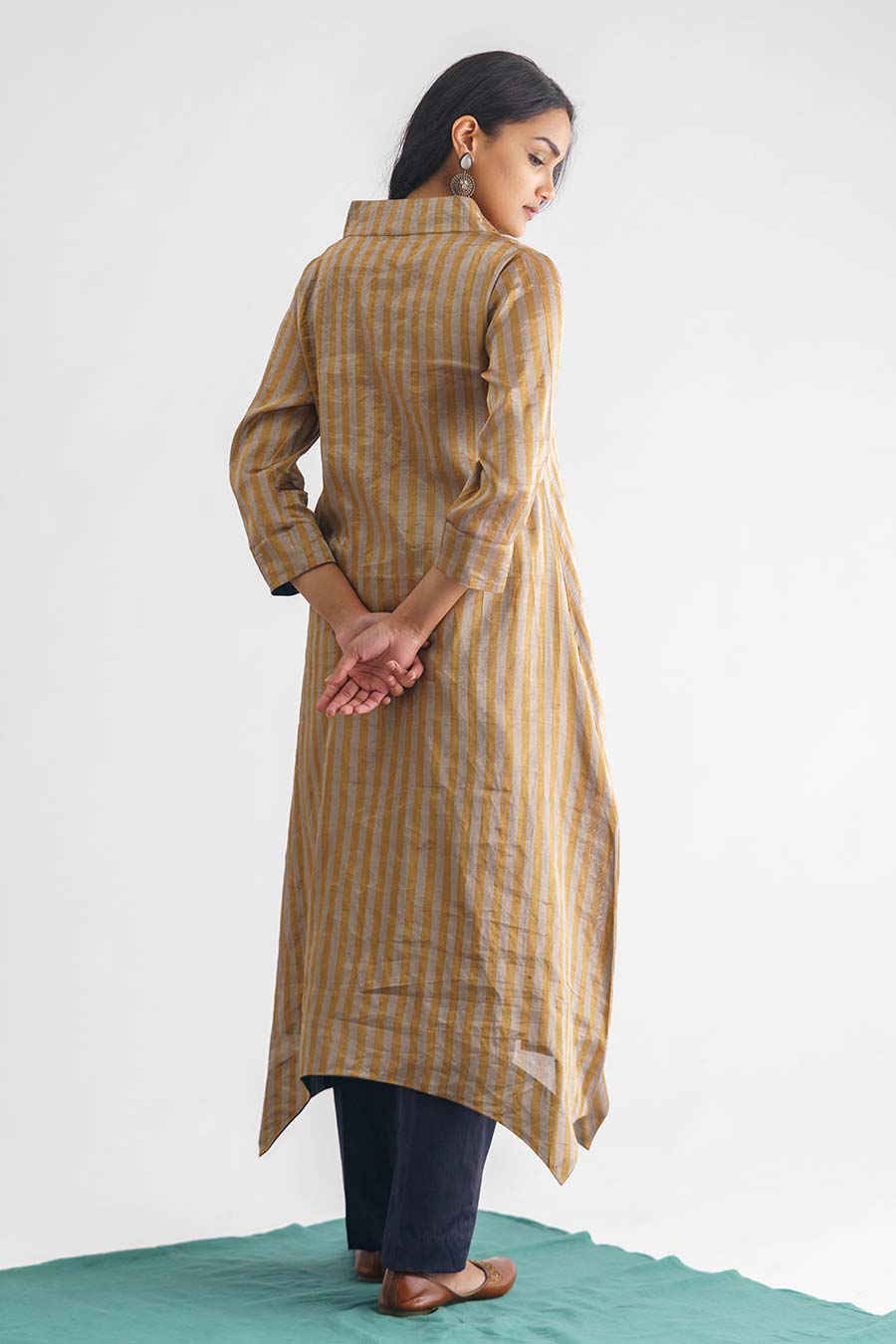 Grey & Gold Stripe Handwoven Kurta With Slip