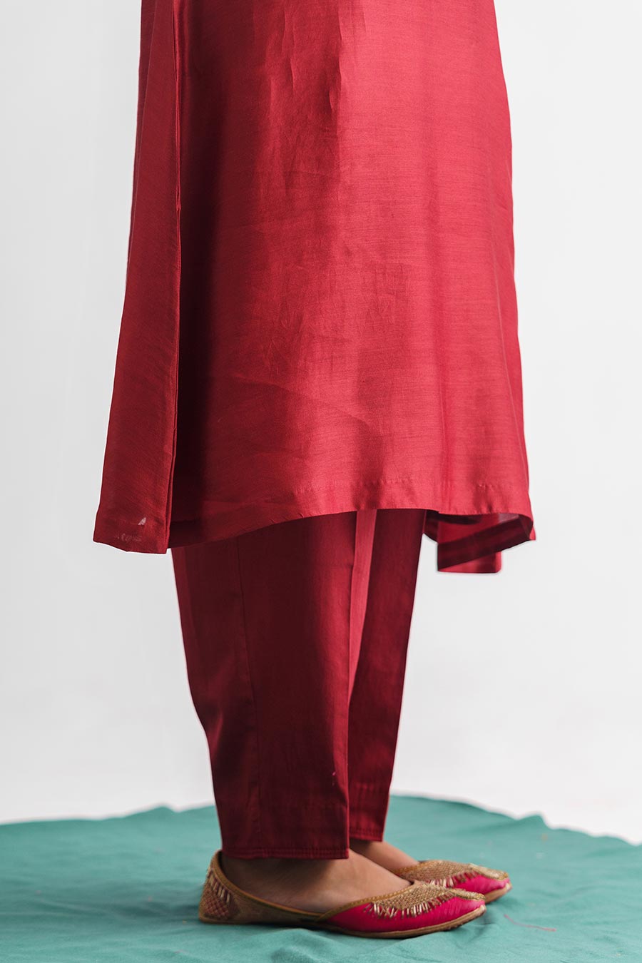 Maroon Threadwork Kurta Set (Set of 3)