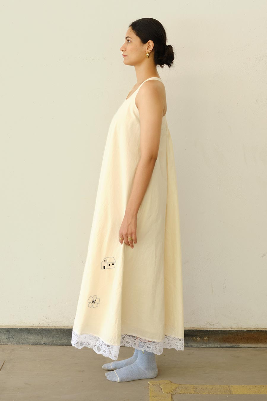 Beige Hand-Embroiderd Beach Motif Dress