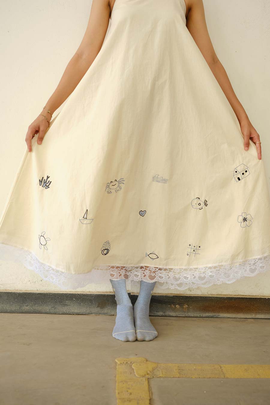 Beige Hand-Embroiderd Beach Motif Dress