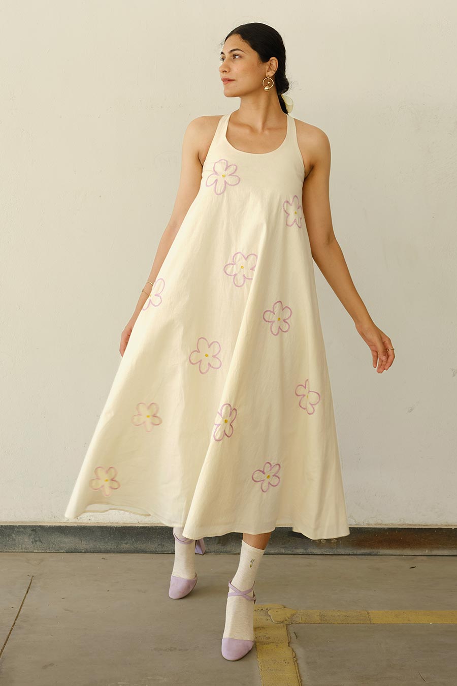 Beige Hand-Embroiderd Flower Motif Dress