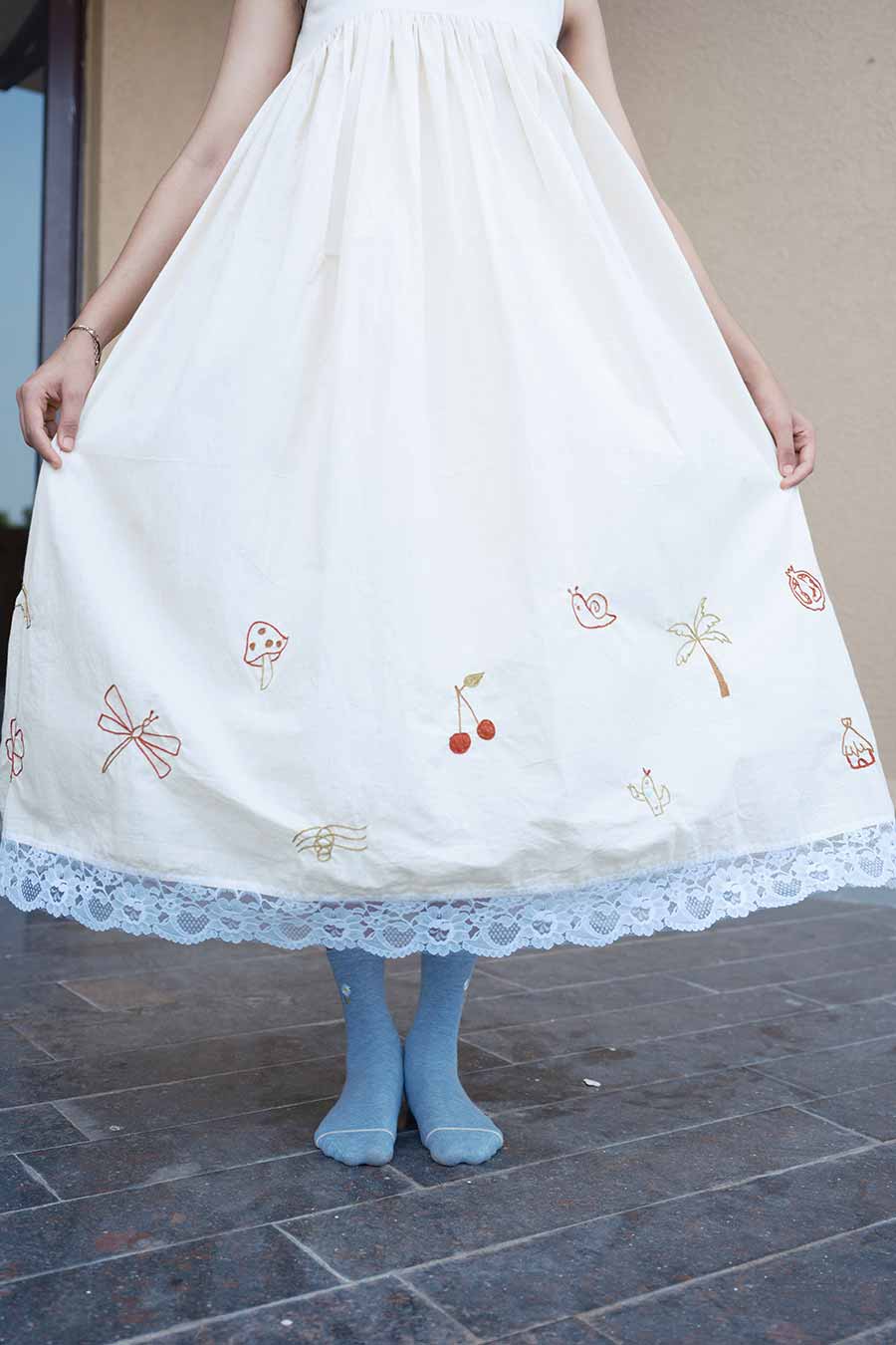 White Hand-Embroiderd Long Dress