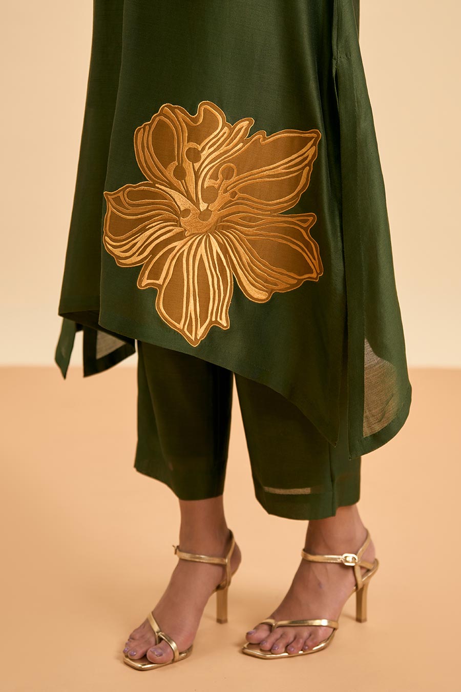 Olive Green Chicory Applique Kurta & Pant Set