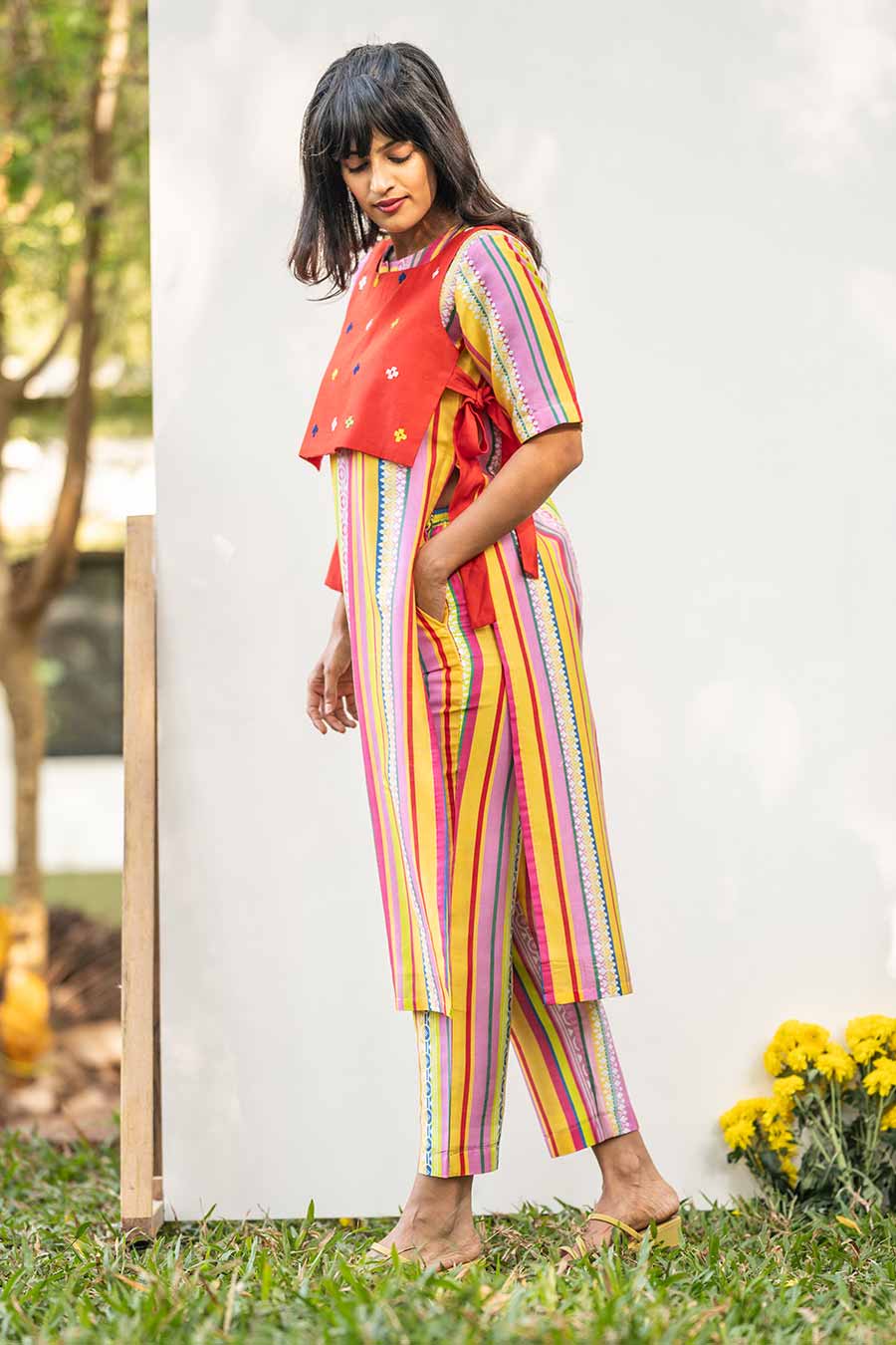 Multicolour Printed Kurta & Pant With Embroidered Jacket Set