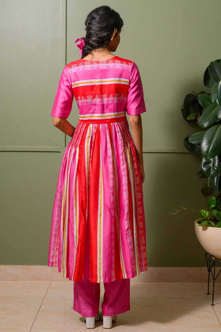 Pink Frangipani Printed Pintuck Kurta & Pant Set
