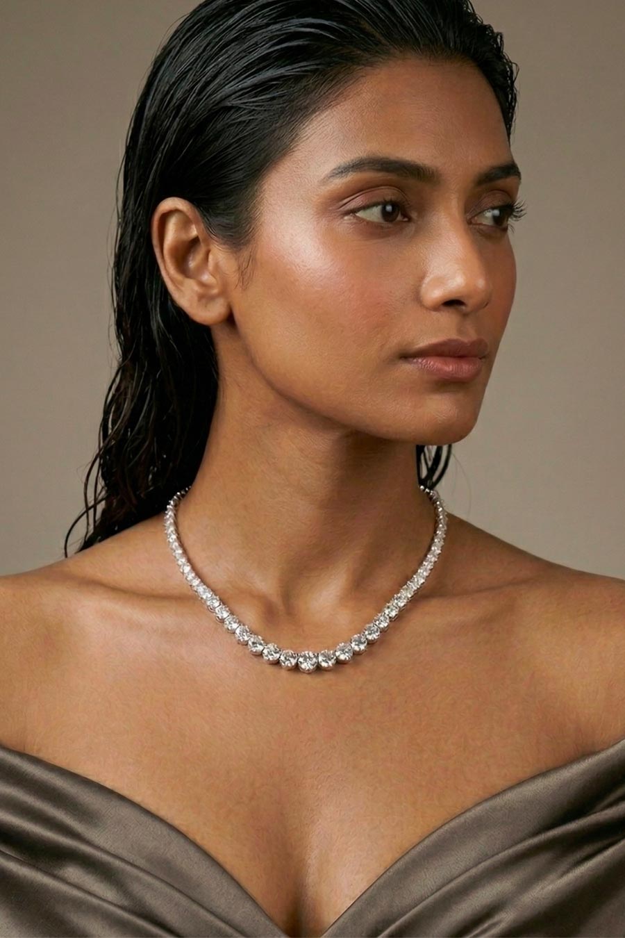 92.5 Sterling Silver Graduated Round Solitaire Drop Necklace
