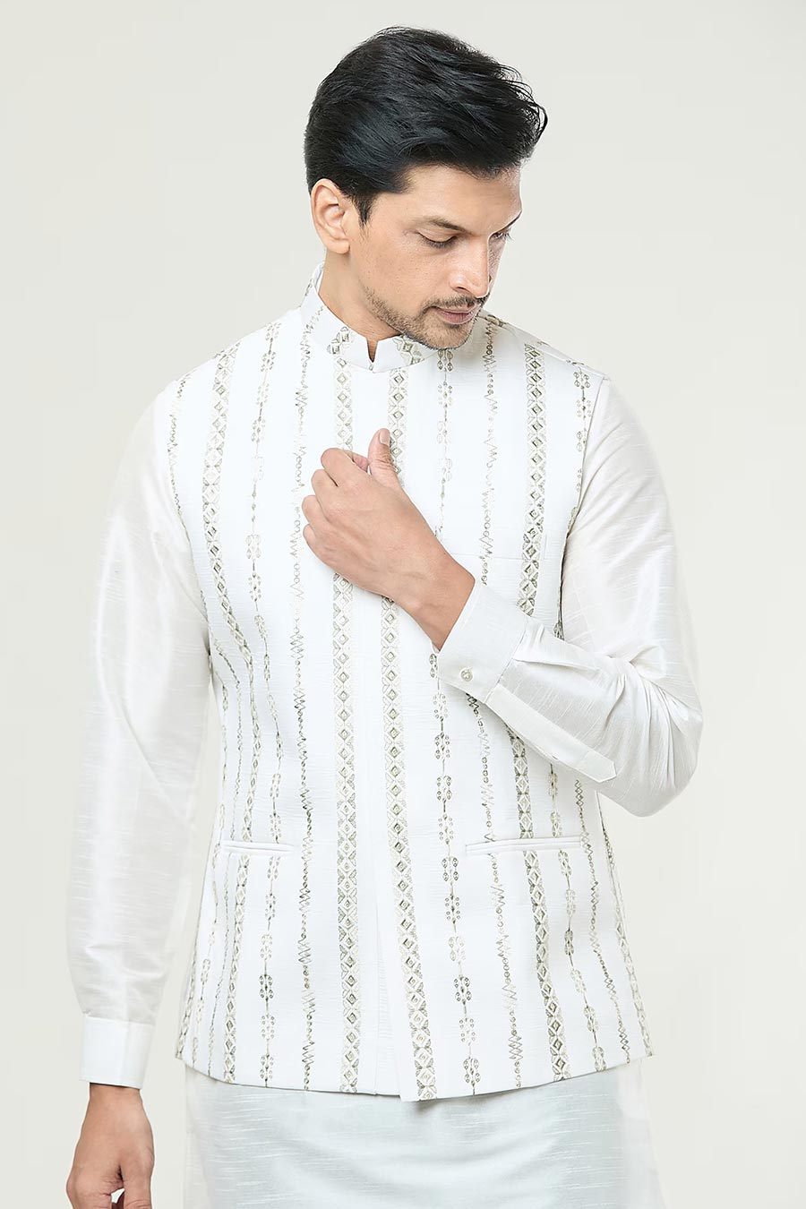 Off-White Kurta Set With Embroidered Jacket