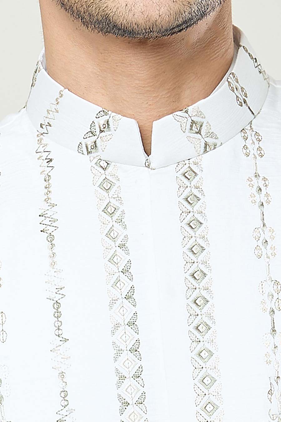 Off-White Kurta Set With Embroidered Jacket