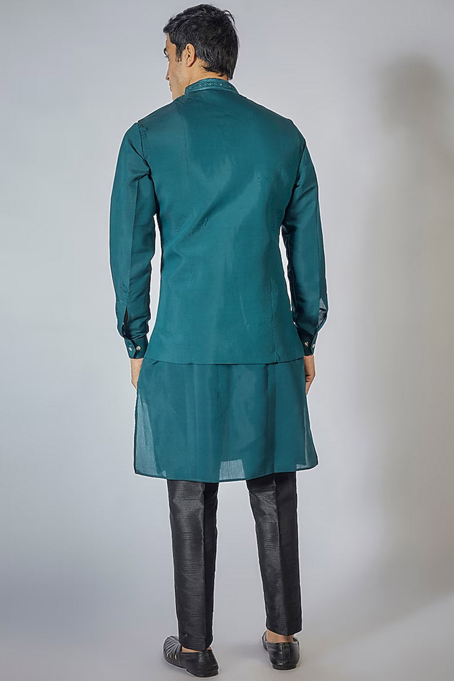 Navy Blue Embroidered Kurta Set With Front-Open Jacket