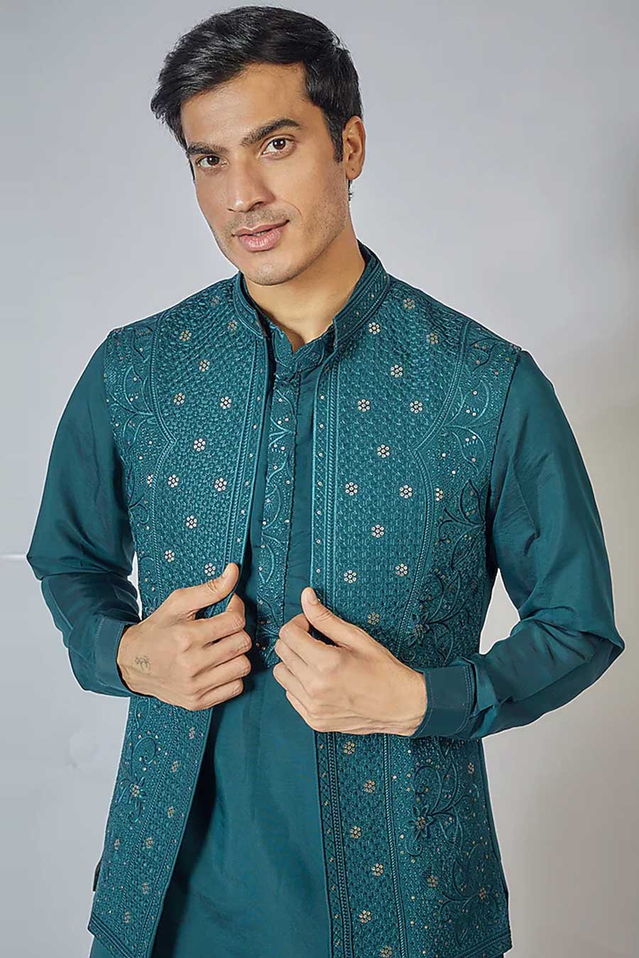 Navy Blue Embroidered Kurta Set With Front-Open Jacket