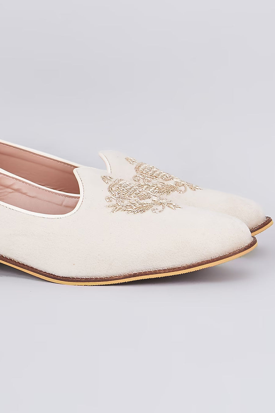 Off-White Zari Embroidered Jutti