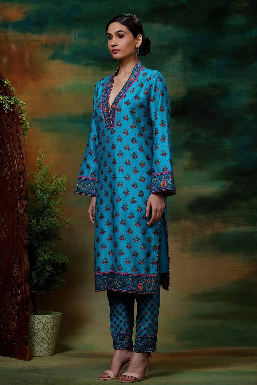 Neelam Boota Kurta Set