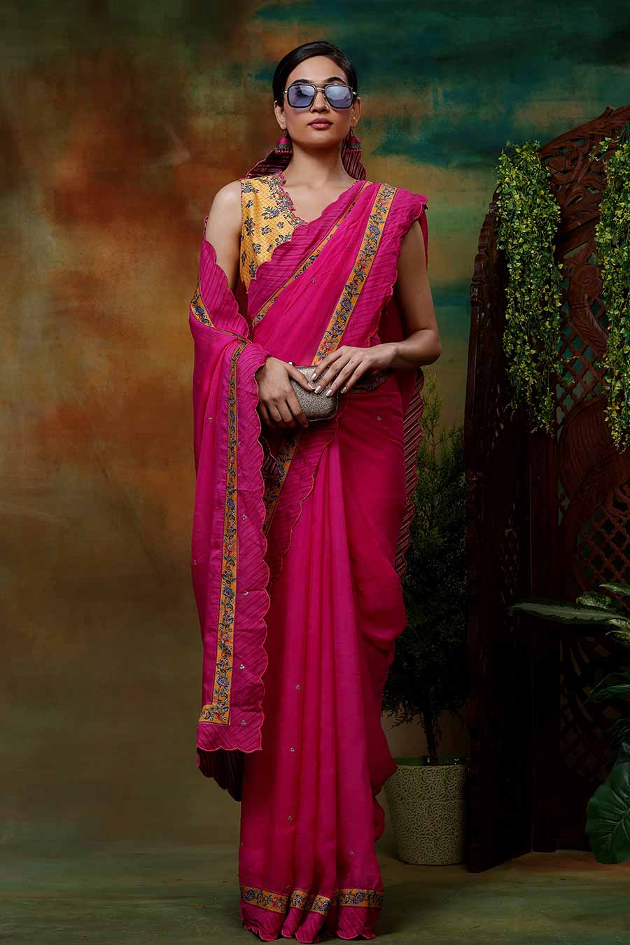 Gulabi Sitara Saree Set