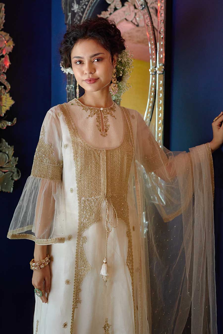 Pearl Shwet Embroidered Kurta Set With Jacket
