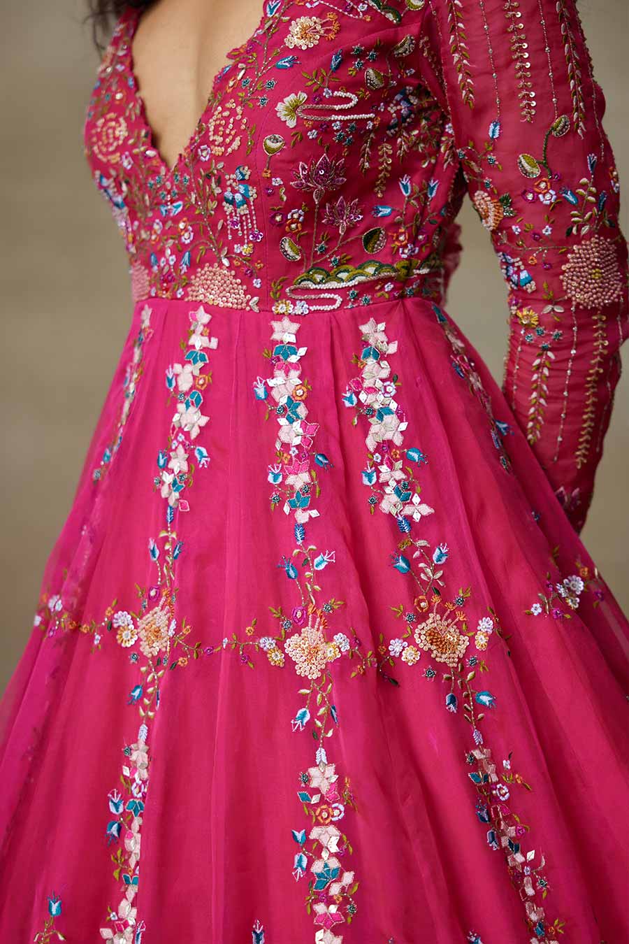 Queen Pink Starling Embroidered Gown