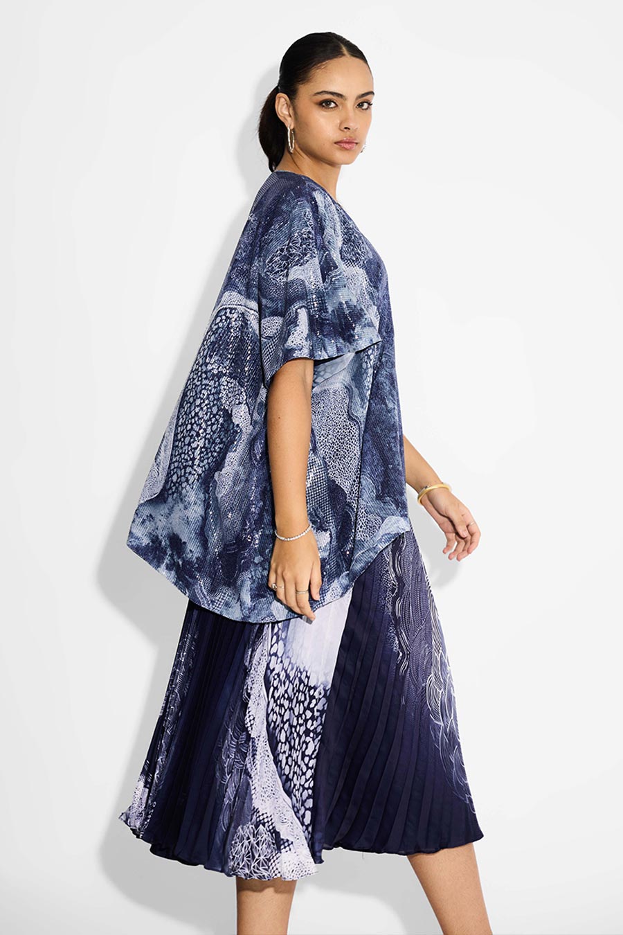 Blue Swirl Sequins Printed Shrug
