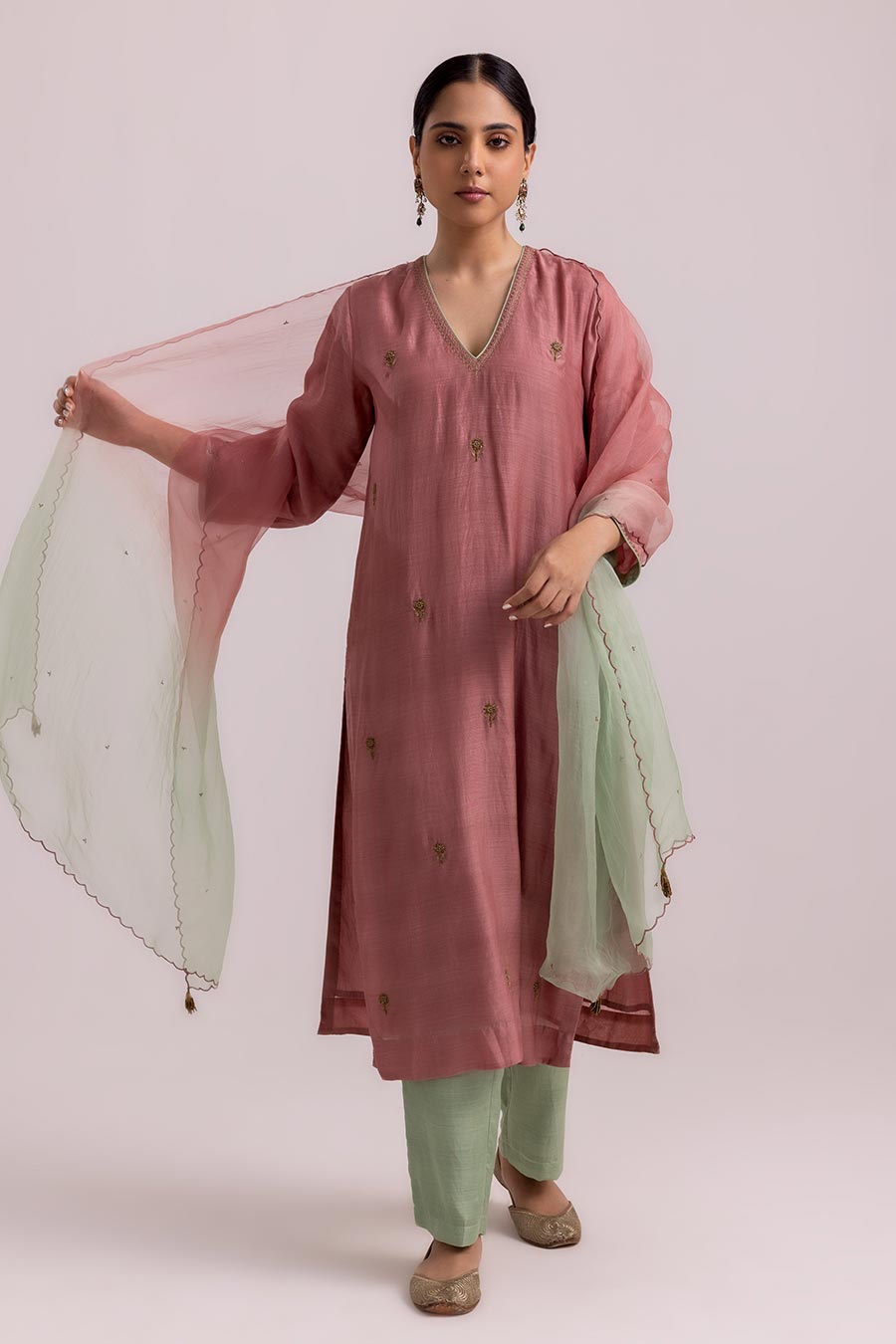 Dusty Pink Veena Embroidered Kurta Set