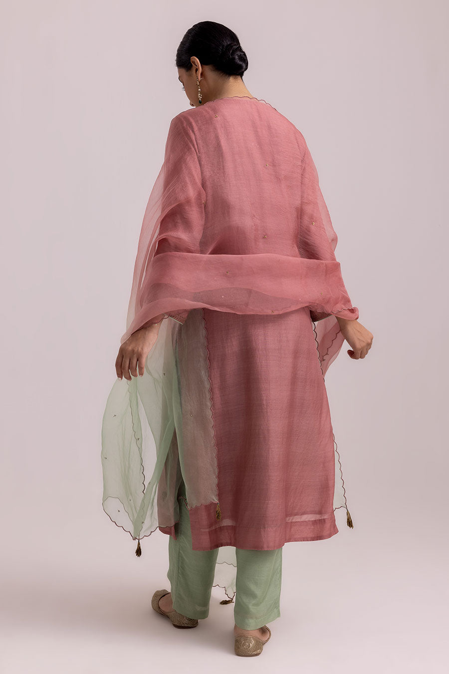 Dusty Pink Veena Embroidered Kurta Set